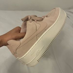 NIKE pink sneakers 💕💕